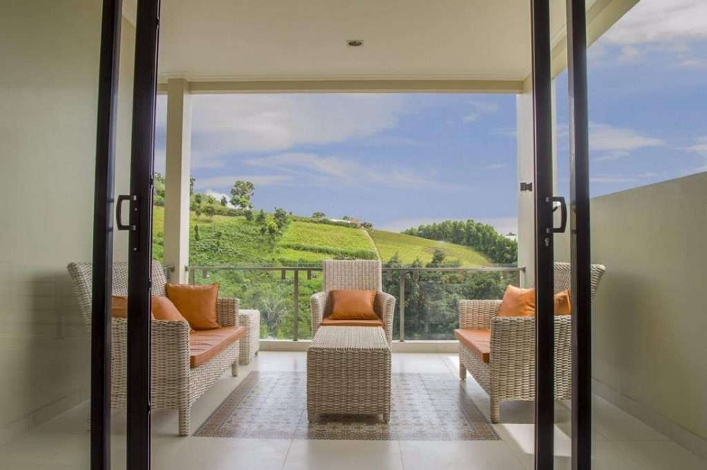 Daily Home Villa Dago - Vila dengan private pool di Bandung