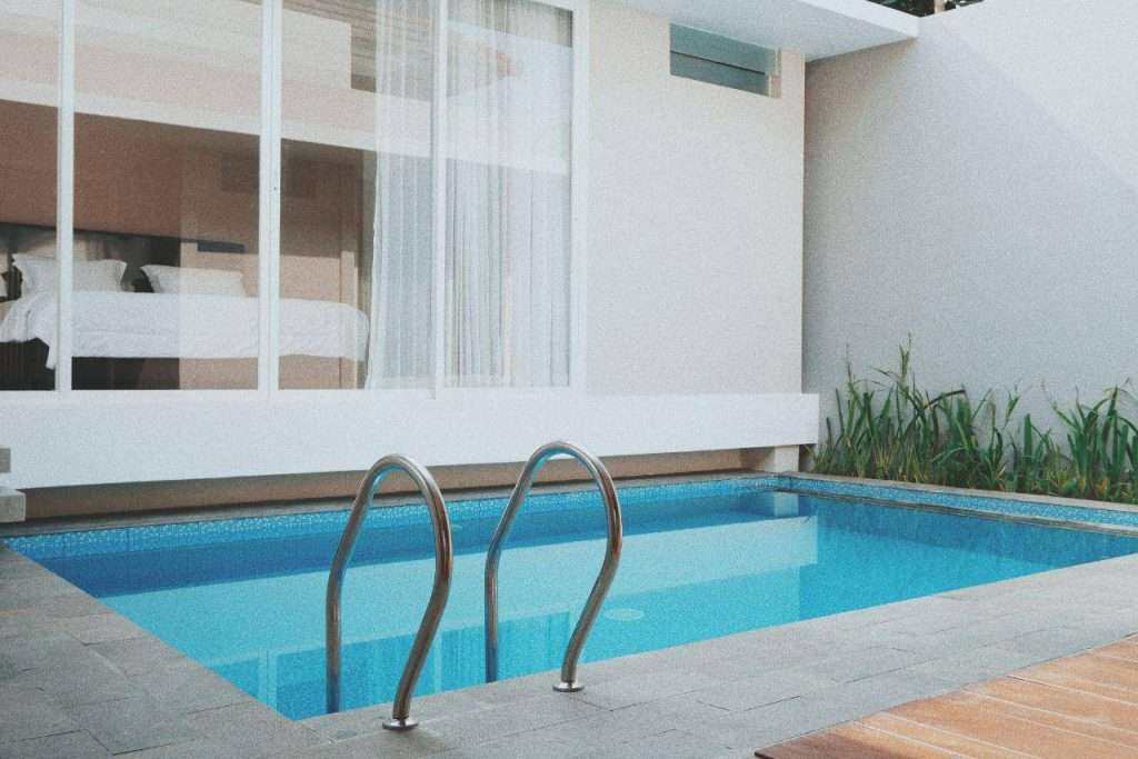 Sunday Villa Batu - Vila dengan private pool di Batu Malang