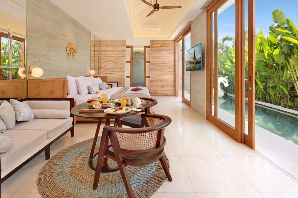 Astera Villa Seminyak - Vila dengan private pool di Kuta