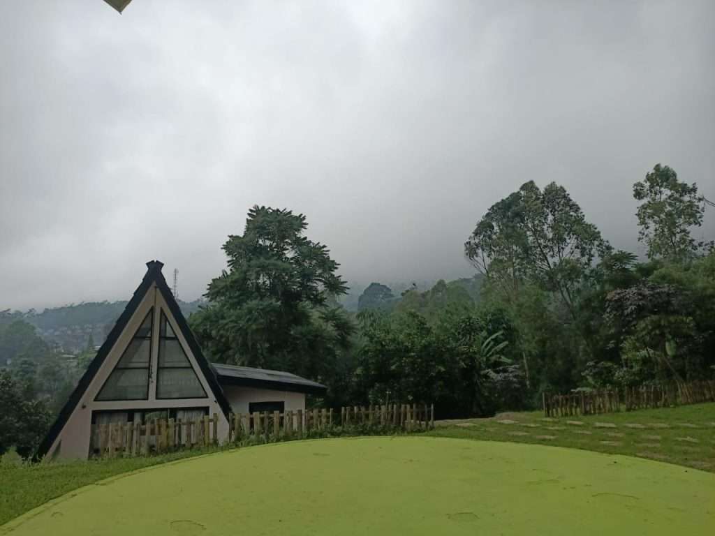 Triangle Marindu - Vila romantis di Bandung