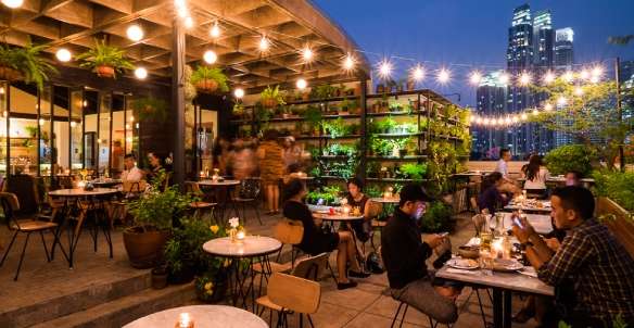 10 Best Restaurants for a Romantic Dinner in Jakarta, Halida Aisyah