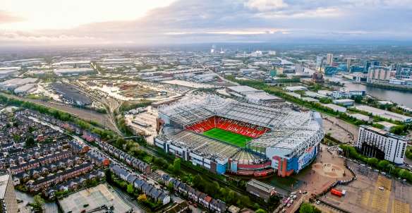 Stadion Old Trafford: Rumah Ikonik Manchester United, Xperience Team