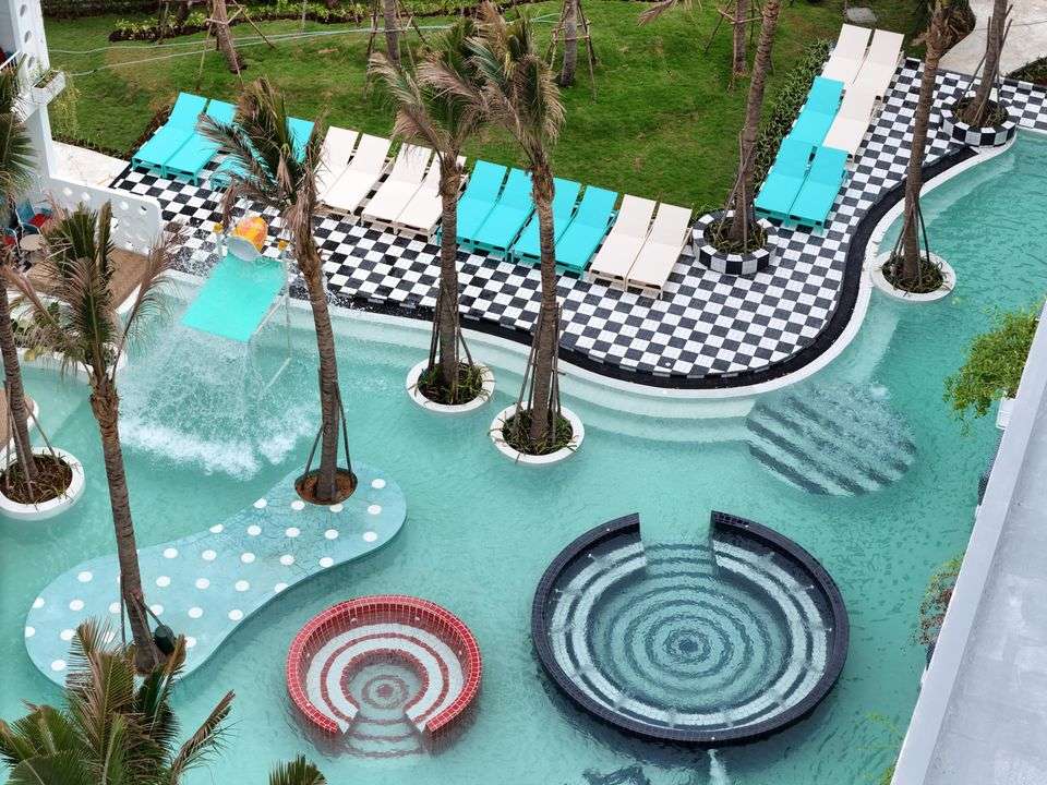 Rekomendasi 12 Hotel Kids Friendly di Phuket, Mas Bellboy