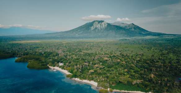 Daftar Pantai di Situbondo dengan Pemandangan Indah, Mas Bellboy