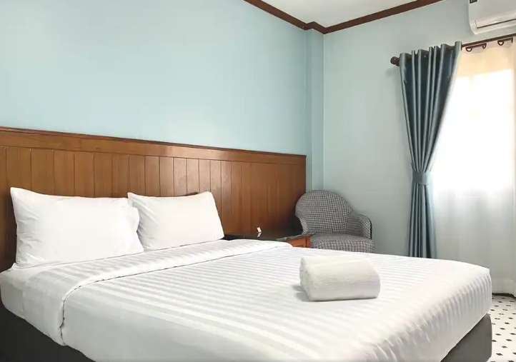 Chainat Grand Hotel