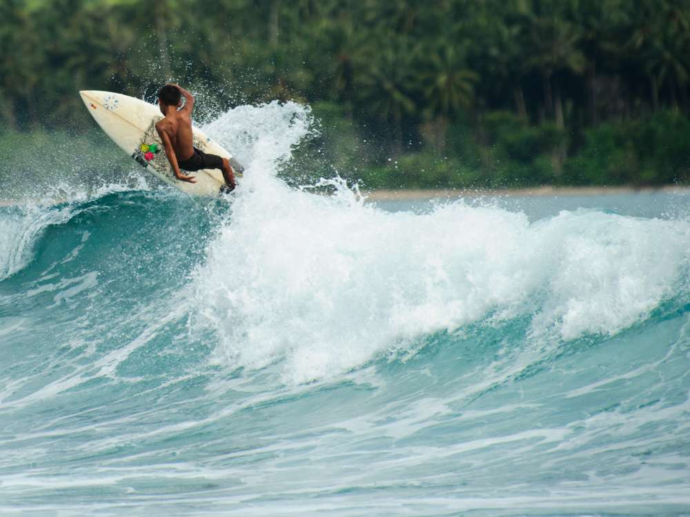 Destinasi Surfing Terbaik di Asia 2026: Dari Bali hingga Jepang, Traveloka Xperience