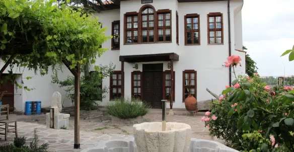 Snapshot Budaya: Rumah Adat Turki dalam Sekilas, Mas Bellboy