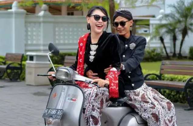 Snapshot Budaya: Pakaian Adat Bantul dalam Sekilas, Mas Bellboy