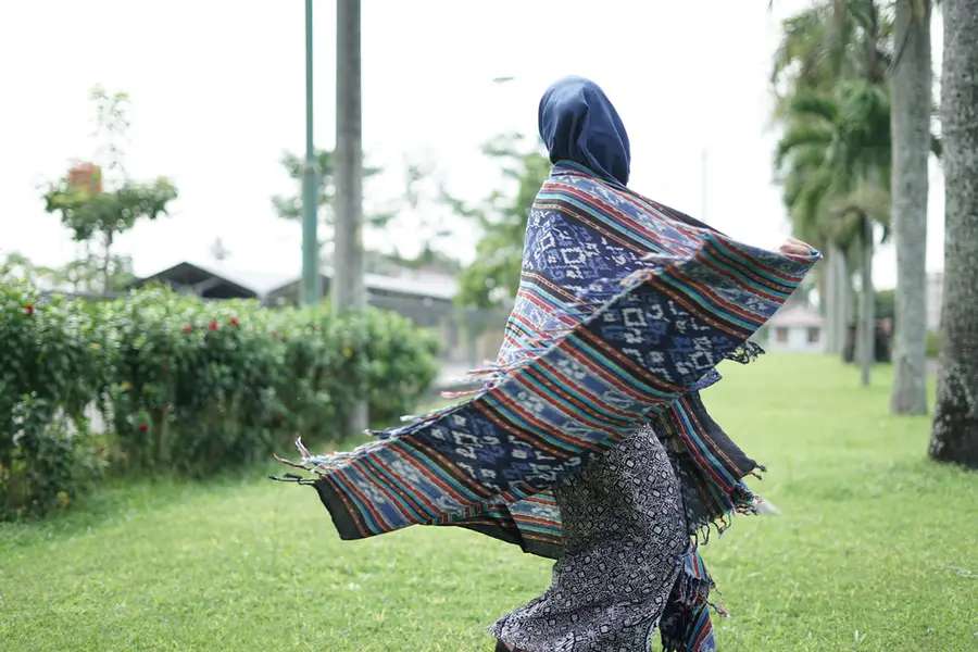 Snapshot Budaya: Pakaian Adat Sumbawa Besar dalam Sekilas, Mas Bellboy