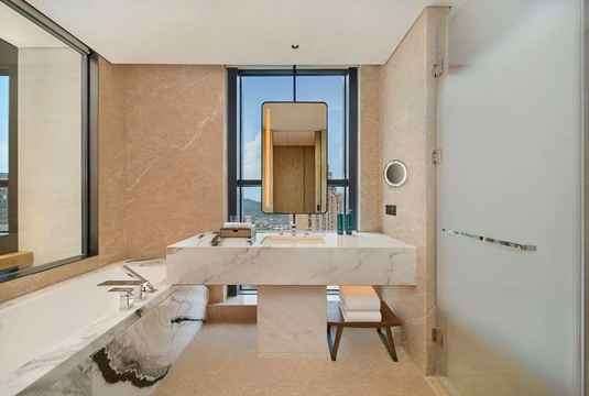 DoubleTree by Hilton Yaan
