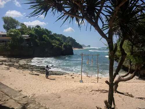 Pantai Iboih Sabang: Info Lokasi, Harga Tiket, Daya Tarik, dan Aktivitas Seru, Mas Bellboy