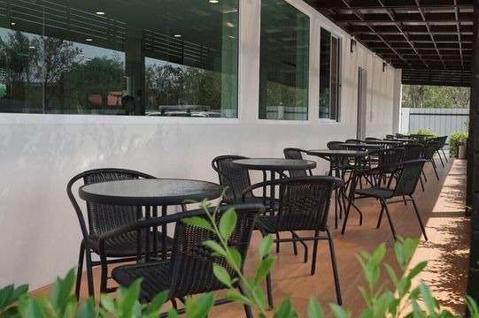 โรงแรมเดอะชาร์ลอตต์ สมาร์ท ลพบุรี