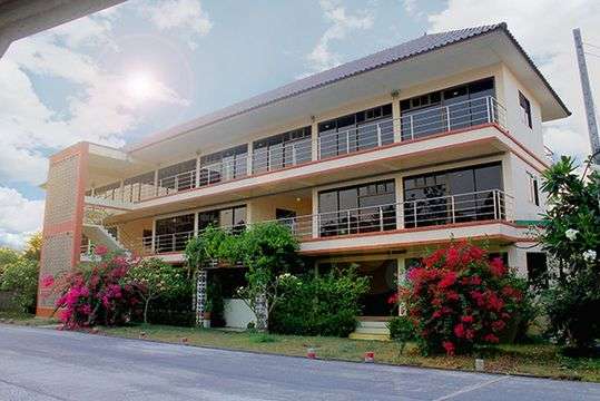 บ้านชมภูรีสอร์ท