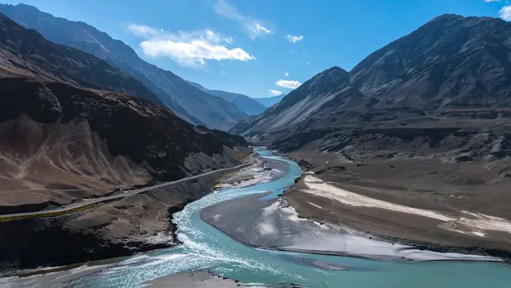Sungai Indus, Jejak Masa Lampau di Sepanjang Arus yang Tak Pernah Padam  , Mas Bellboy