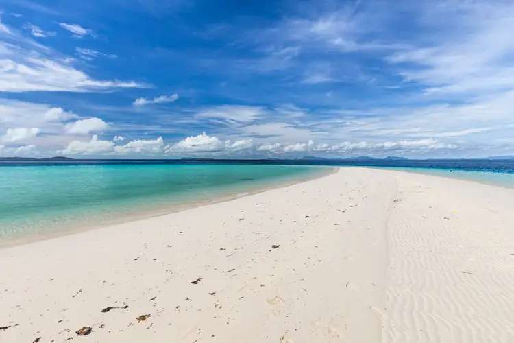 Bum Bum Island: The Neighbour Every Semporna Trip Overlooks, Traveloka MY