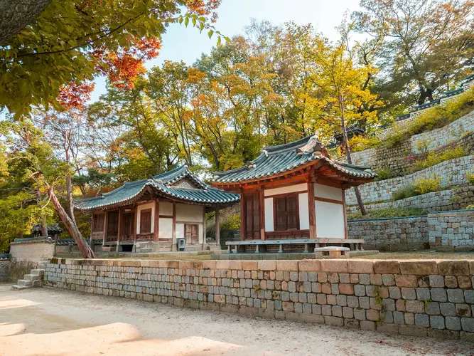 The Best Time to Visit South Korea: Where to Stay and What to Eat, Traveloka Accomodation