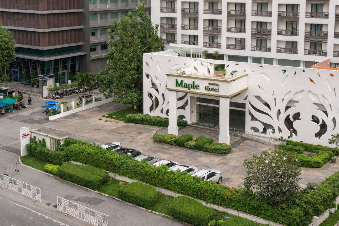 Maple Hotel