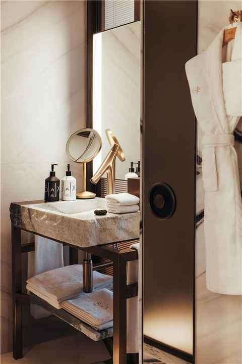 Sax Paris, LXR Hotels & Resorts