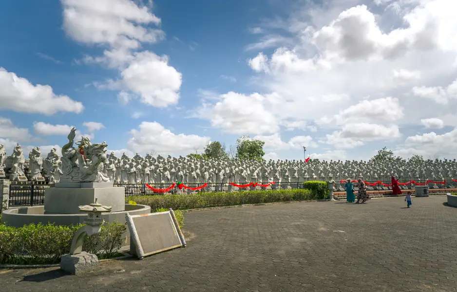 Vihara Ksitigarbha Bodhisattva, Kuil Seribu Wajah di Atas Bukit Tanjungpinang, Mas Bellboy