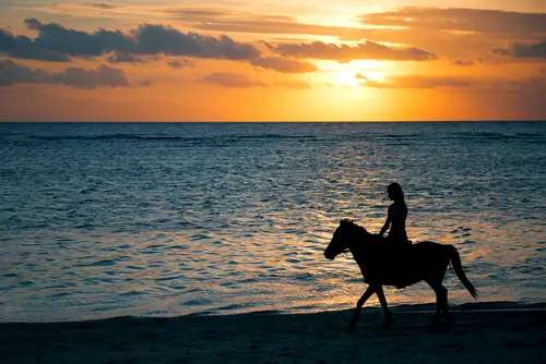 Gili Trawangan Weather: A Month-by-Month Travel Guide, Traveloka Accomodation