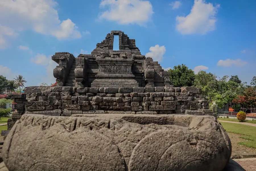 Candi Sanggrahan dan Kisah Sejarah di Baliknya, Traveloka Team