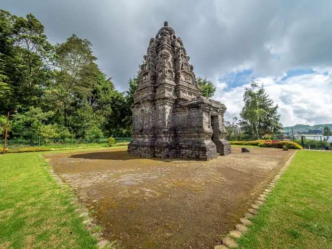 Wisata Candi Wonorejo, Ini Lokasi, hingga Harga Tiket Masuknya!, Traveloka Team