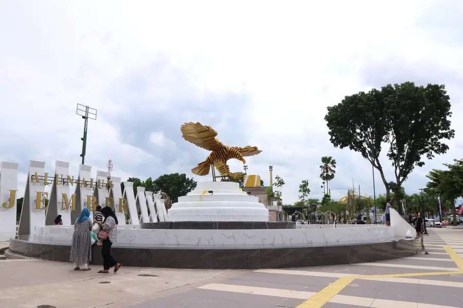Candi Deres: Hidden Gem Wisata Sejarah di Jember, Traveloka Team