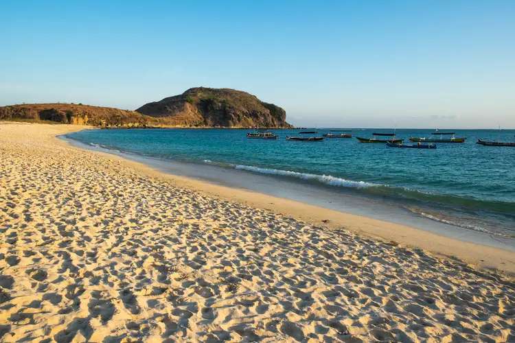 15 Best Things to Do in Kuta Lombok: Beaches, Surfing & More, Traveloka Accomodation