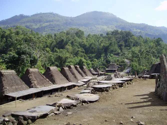Kampung Adat Praiyawang, Kampung Bangsawan Sumba Timur yang Wajib Dikunjungi, Traveloka Team
