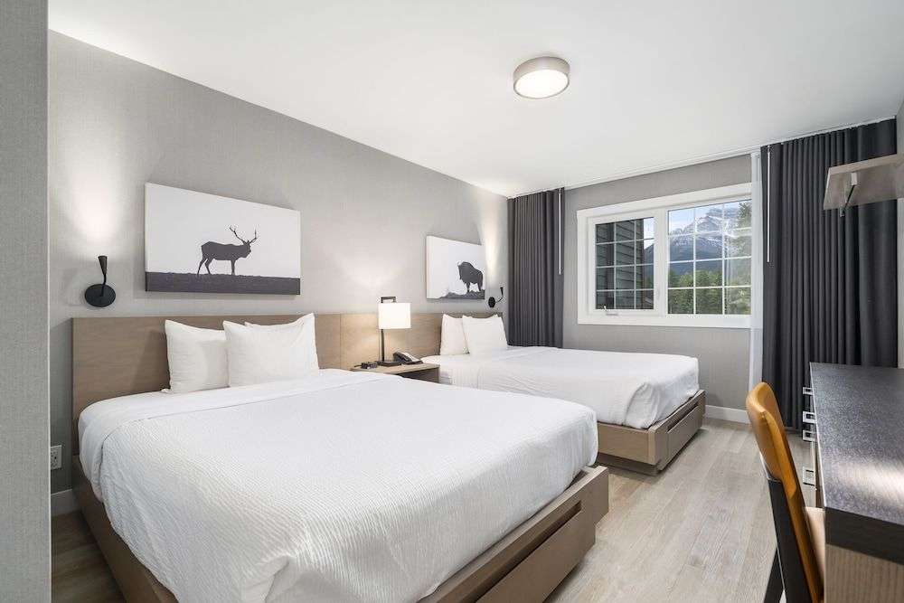 Lake Louise Inn