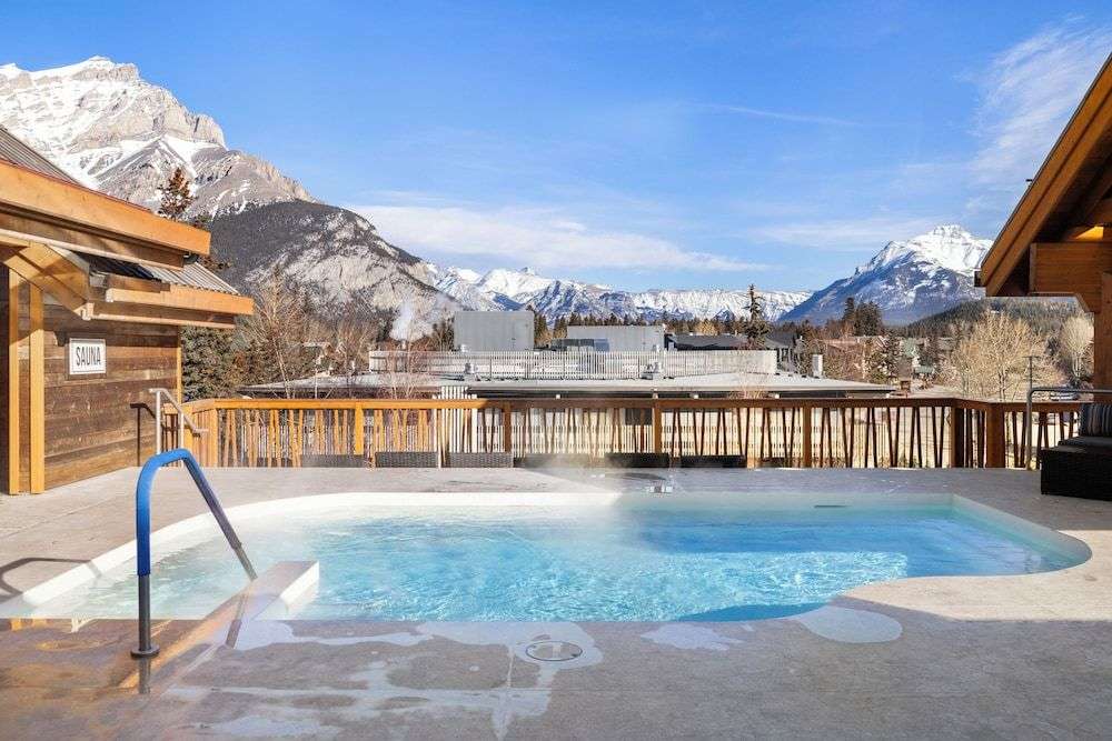 Moose Hotel & Suites
