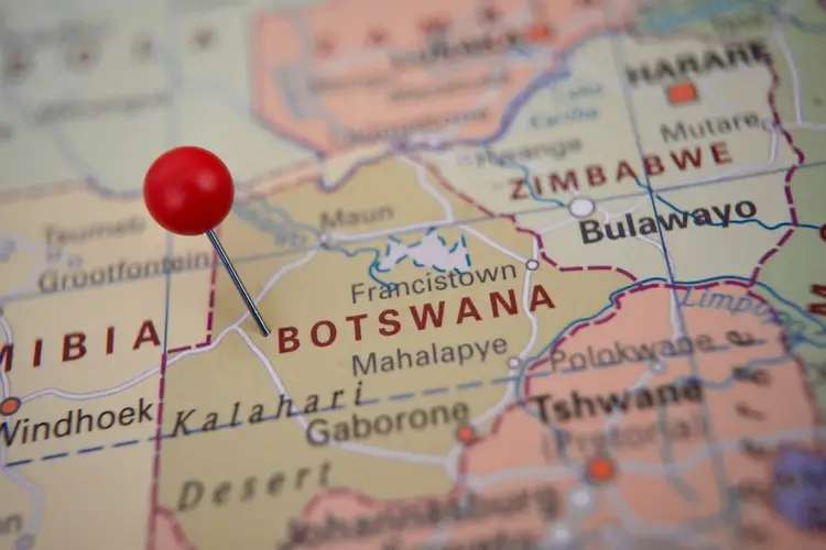 Okavango Delta Botswana: Delta Pedalaman yang Tidak Pernah Mencapai Laut, 3 min read