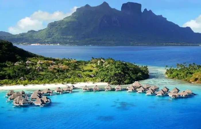Pesona Pulau Bungin, Pulau Terpadat di Dunia di Sumbawa, Traveloka Accomodation