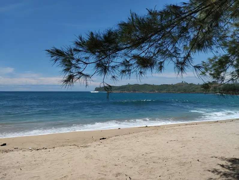 Pulau Bedil Sumbawa, Pulau Mungil Spot Snorkeling di NTB, Traveloka Accomodation