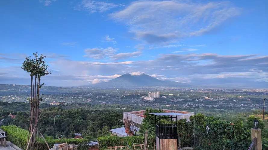 Bukit Swiss Jonggol: Lokasi, Rute, dan Aktivitas Seru di Bogor Timur, Traveloka Accomodation