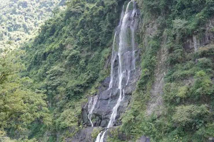 Wulai Waterfall Guide: How to Visit Taipei’s Scenic Gem, 4 min read