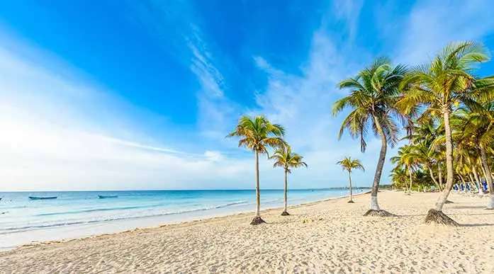Menjelajahi Pulau Kelapan, Pulau Cantik dengan Panorama Laut yang Jernih, Traveloka Team