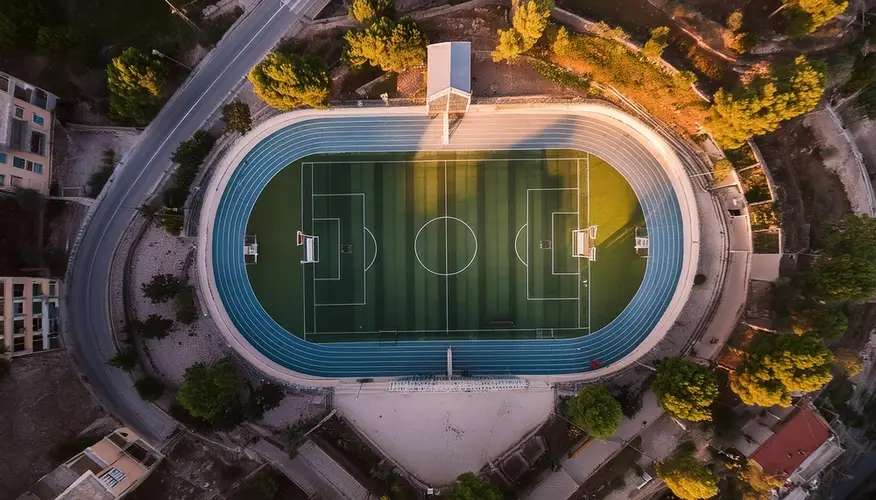 Stadion RheinEnergie, Menyaksikan Gairah Sepak Bola di Jantung Kota Köln , Traveloka Team