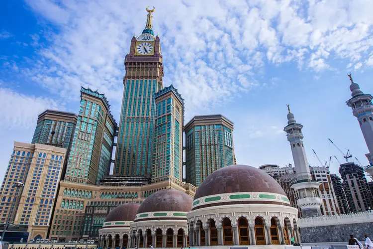 Abraj Al Bait, Ikon Menara Jam Megah di Kota Makkah , Traveloka Team