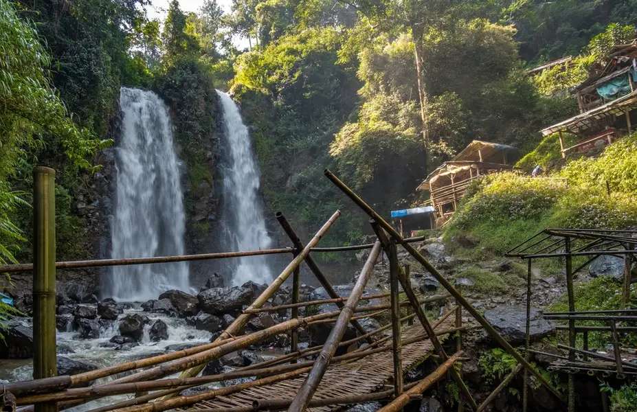 Golden Valley Waterfall, Air Terjun Berlatar Hutan Lebat di Munduk  , Traveloka Team