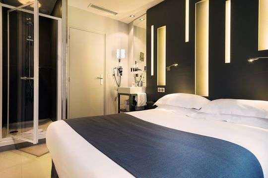 Hotel 
Arc de Triomphe
 Etoile