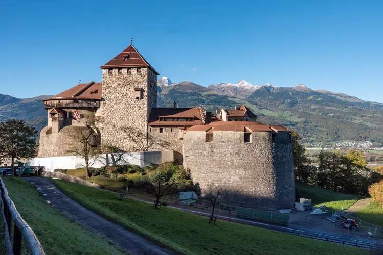 Lichtenstein Castle Jerman: Kastil Neo-Gotik yang Terinspirasi Novel Dongeng, Traveloka Team