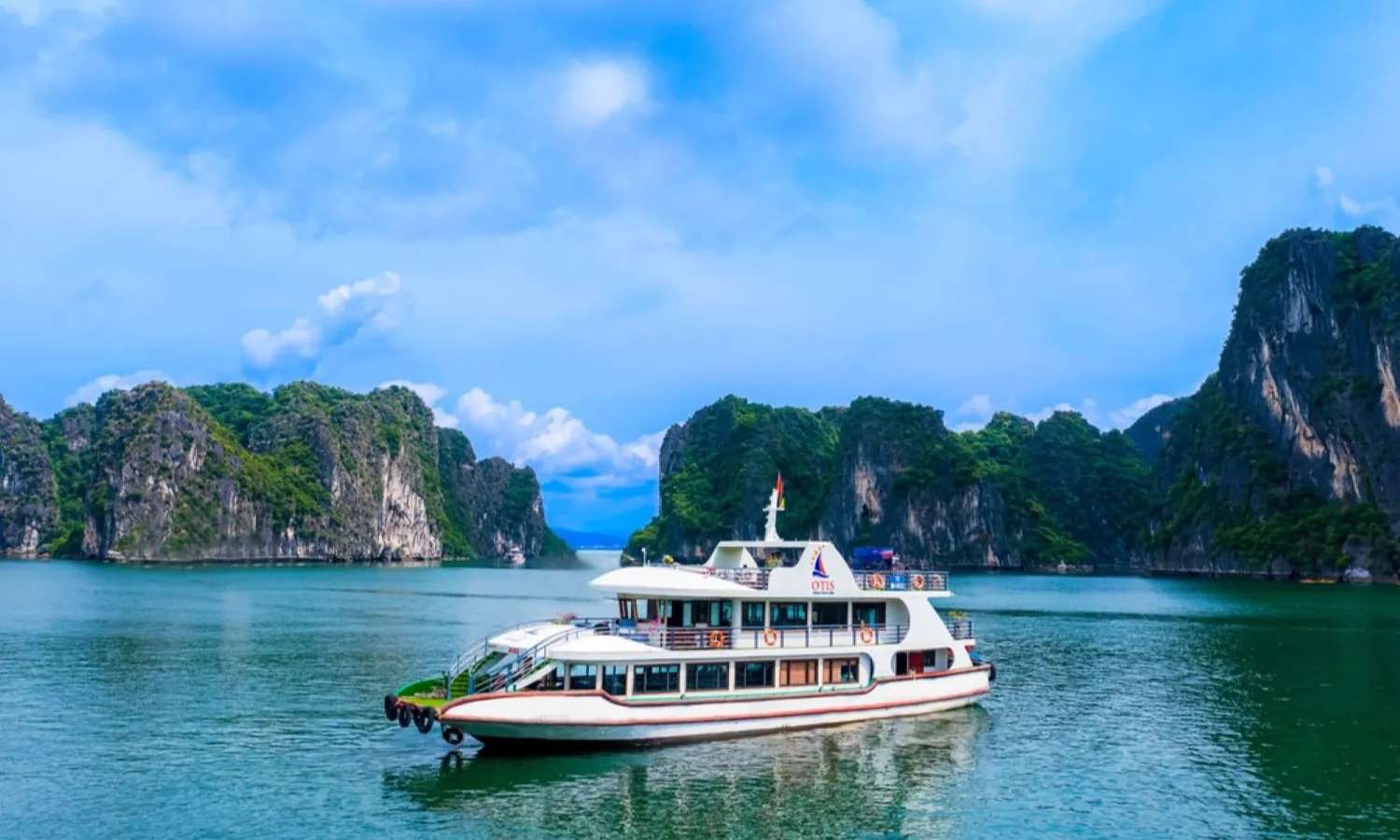 du thuyền Hạ Long