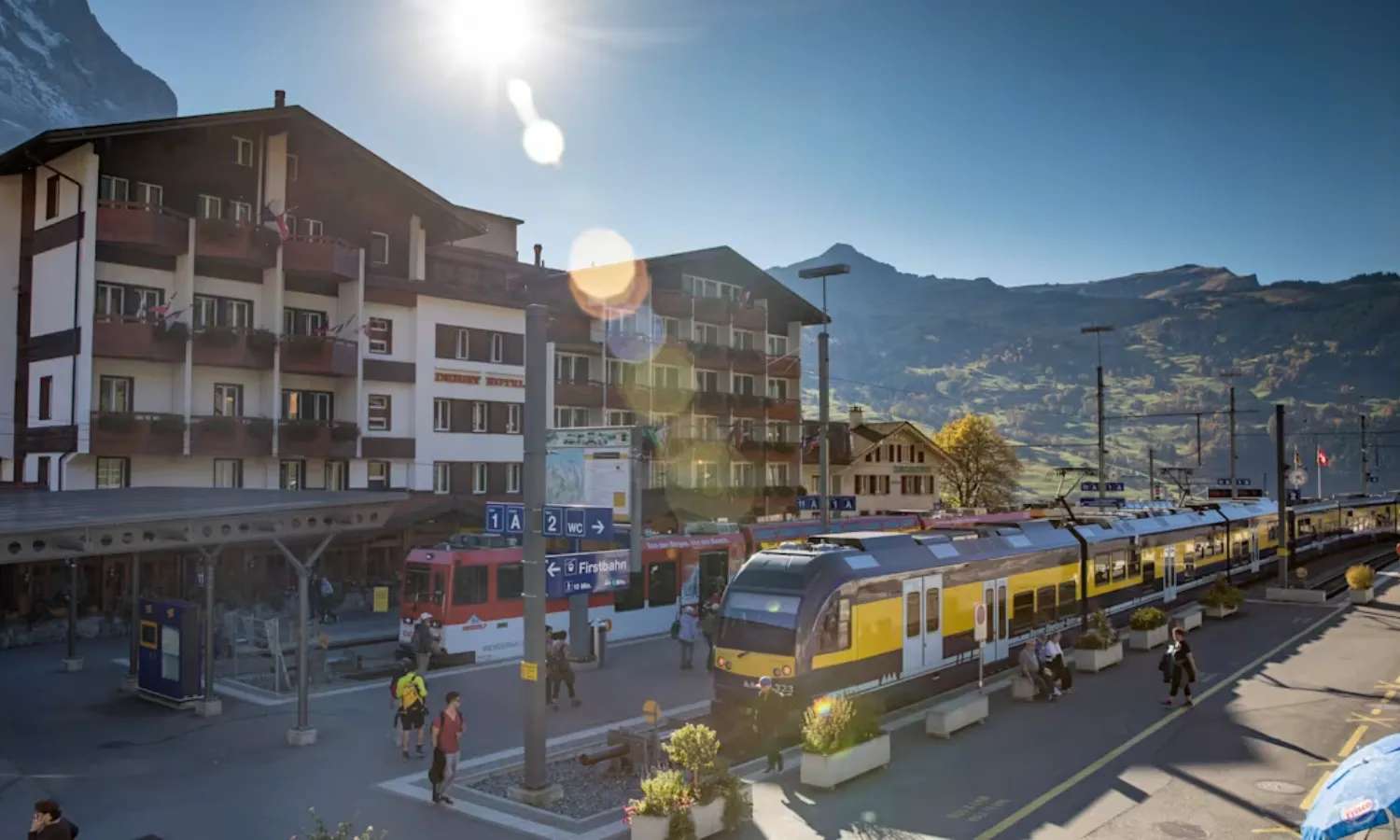 Di chuyển bằng tàu khi đến các địa điểm vui chơi Grindelwald