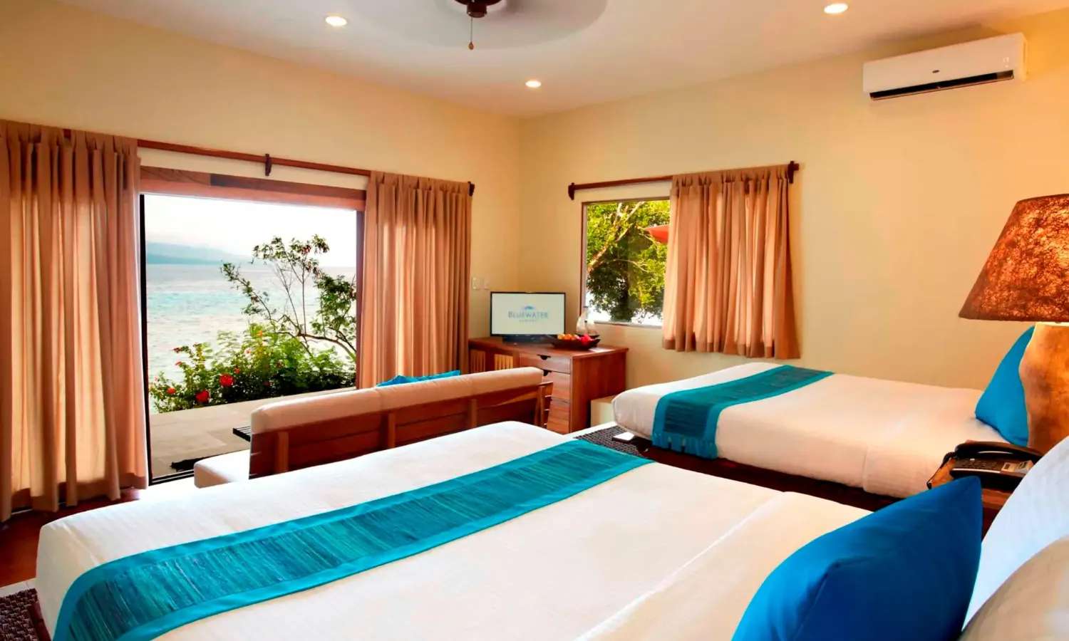 Bluewater Sumilon Island Resort tại Oslob