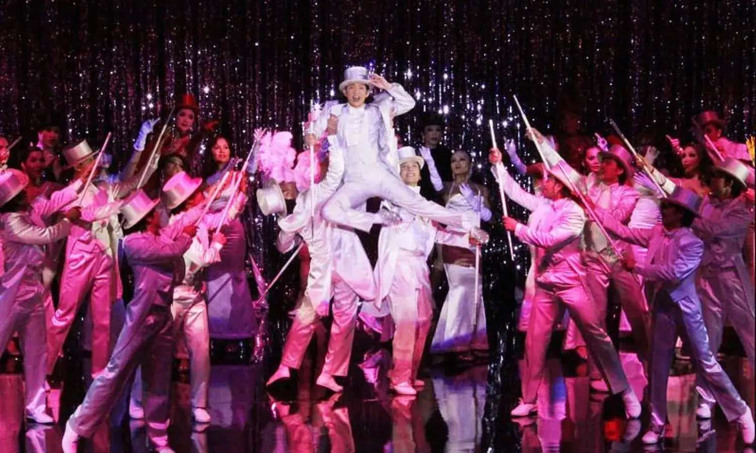 sân khấu Calypso Cabaret
