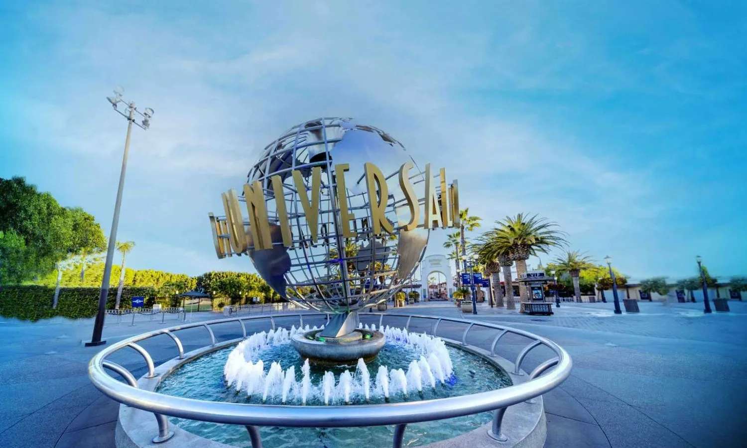 bên ngoài Universal Studios Hollywood