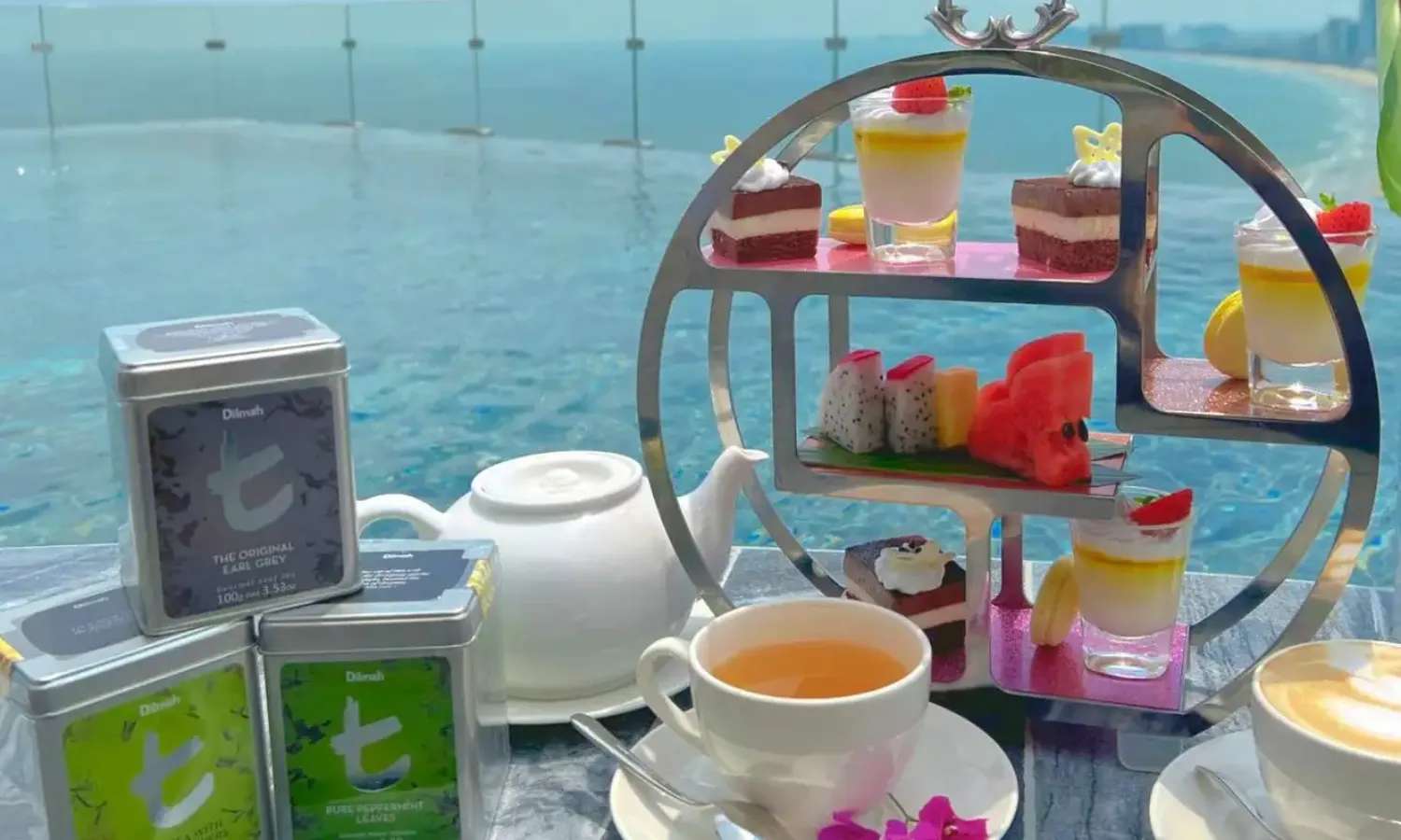 trà chiều Peninsula Hotel Danang