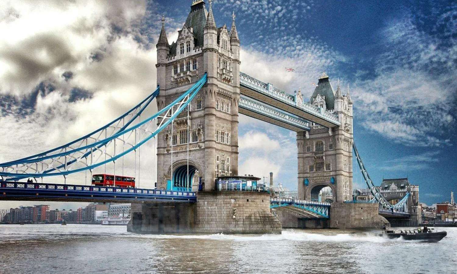 toàn cảnh London Tower Bridge